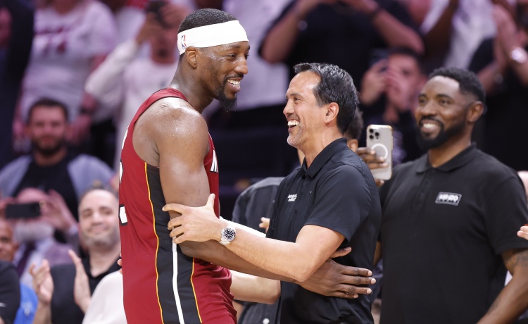 kaiyun集团-雷吉·米勒力挺阿德巴约：83分就是83分 有机会创造历史就该争取